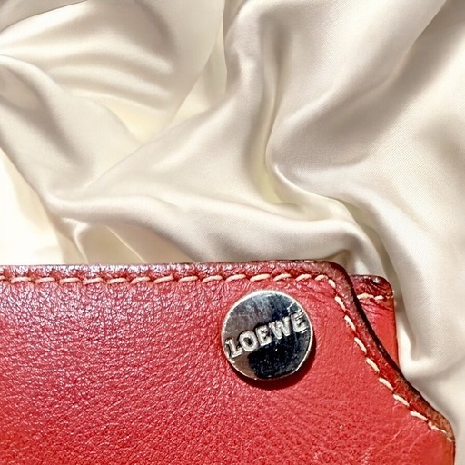 ロエベ　LOEWE 赤茶　レザー 二つ折り財布　トライフォード　ウイメンズ