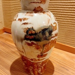 有田焼　光風作品　花柄の花びんの画像