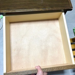 シモンズ　ナイトテーブル　ベッドサイドの画像