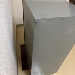 書類整理キャビネット、鍵付きの画像