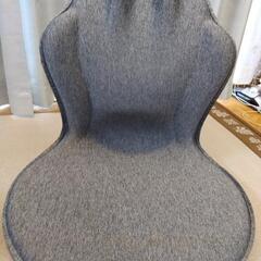 姿勢改善　椅子　クッション　２つの画像