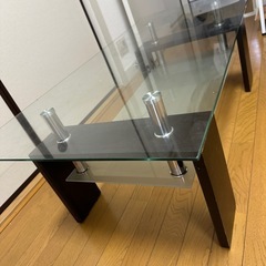 ガラステーブルの画像