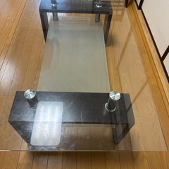 ガラステーブルの画像