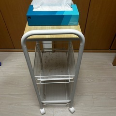 ニトリ スリムキッチンラック（幅26×奥行33×高さ80cm）／錆あり・引き取り限定の画像