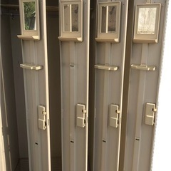 4人用 ロッカー スチール製 鍵付き
の画像