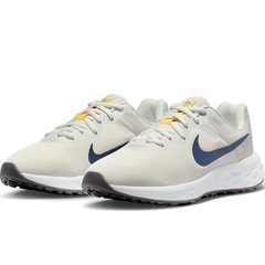 【新品】NIKE スニーカー　25.0cm  (24.0~24.5)軽量　ナイキ　レボリューション6　シューズの画像