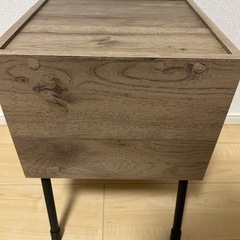 サイドテーブルの画像