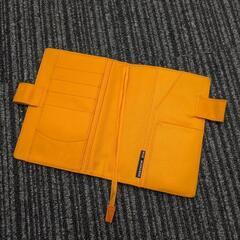 ほぼ日手帳用のカバー2種と中敷き、ノート2冊の画像