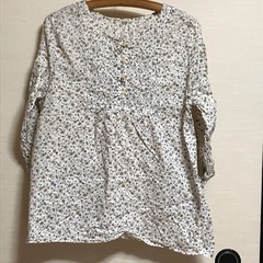 綿100% 小花　長袖ブラウスの画像