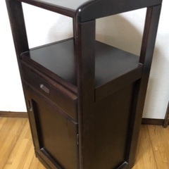 電話を置く棚の画像