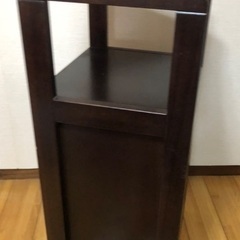 電話を置く棚の画像
