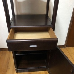 電話を置く棚の画像