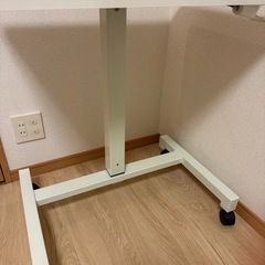 ホワイト昇降式デスクの画像