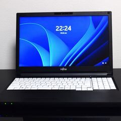富士通高性能10世代CPU最新Windows11メモリ8GB高速SSD240GBWifi接続可能カメラ内蔵の画像