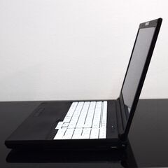 富士通高性能10世代CPU最新Windows11メモリ8GB高速SSD240GBWifi接続可能カメラ内蔵の画像