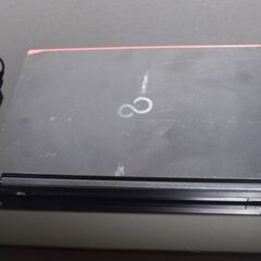 富士通高性能10世代CPU最新Windows11メモリ8GB高速SSD240GBWifi接続可能カメラ内蔵の画像