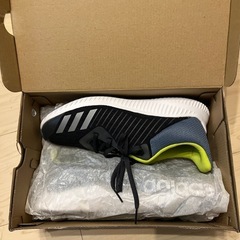 adidasスニーカー新品の画像