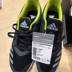 adidasスニーカー新品の画像
