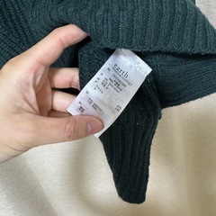 服15 【タートルネック】グリーンニットの画像