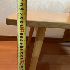 折りたたみテーブルの画像