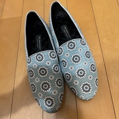 フラットシューズ の画像