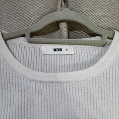 服31【使いやすい！】ホワイト　ニットトップスの画像