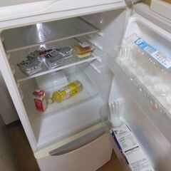 無料　ナショナル冷蔵庫１台　あげますので、引き取りしてください。　の画像