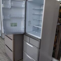 2021年製　極上美品　定価20万円以上　415L大容量　プラズマクラスター脱臭機能搭載　どちらもドア搭載　シャープ　冷蔵庫の画像