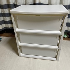 3段衣装ケースの画像