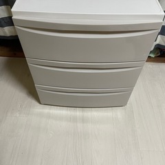 3段衣装ケースの画像