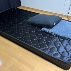 美品！シングルマットレス、未使用まくら、オマケ敷きパッドのセット！の画像