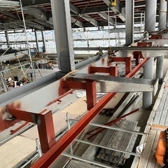 建設現場での外壁工事［主に溶接］の画像