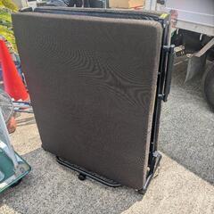 折り畳みベッド キレイめ の画像