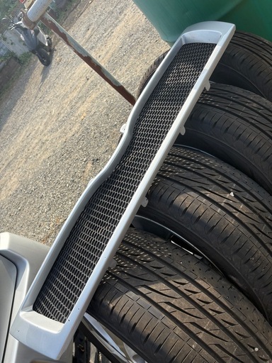 200系ハイエース　社外フロントグリル