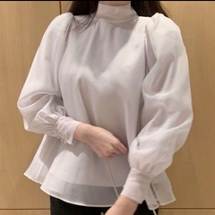 snidelのバックリボンオーガンジーブラウスです☺️の画像