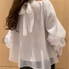 snidelのバックリボンオーガンジーブラウスです☺️の画像