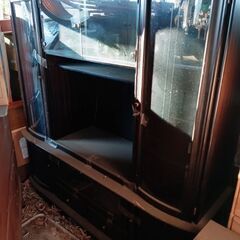 ５点の家具をさしあげます。洋服棚やテレビ台や食事棚です。の画像