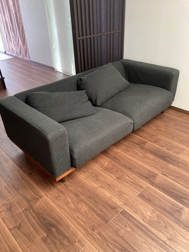 ３人掛け　ソファ　ダークグレー