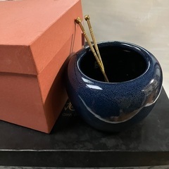 【未使用】箱あり ミニ 火鉢型灰皿セット 陶器製 青 付属品ありの画像