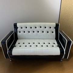 小型エナメルソファーの画像