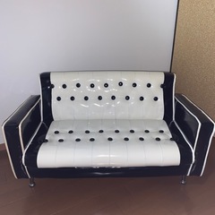 小型エナメルソファーの画像