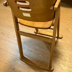 木製子供椅子　ハイチェアの画像