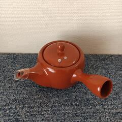 花模様の茶色い急須 茶こし付き 未使用品 の画像