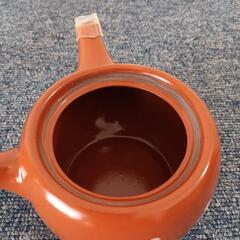 花模様の茶色い急須 茶こし付き 未使用品 の画像
