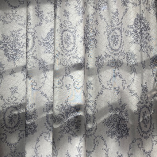 薔薇柄カーテン