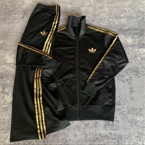 アディダス ファイヤーバード　ジャージ上下セット ブラック/ゴールド