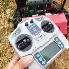 テスター特価　ラジコン式ハンマーナイフモア草刈り機　ディーゼル/モータープラグインハイブリッドタイプ　キャタプラ式　軽トラ積載可　刈幅800mm　未使用品の画像