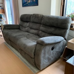 ニトリ電動リクライティングソファの画像