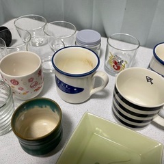 キッチン用品（コップ/肉ハンマー/フック付き吊り戸棚バスケット）の画像