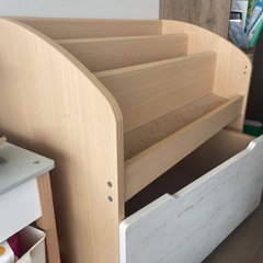収納付き本棚の画像
